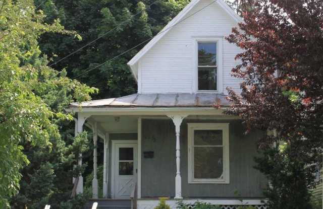 Shelby Schools, 2 bedroom - 67 1/2 Broadway Street, Shelby, OH 44875