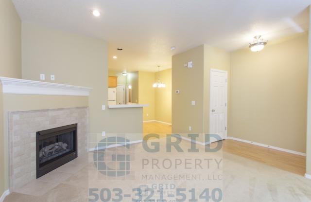 Spacious 3 Bedroom, 2.5 Bath Townhome Available in Hillsboro - 2 Car Garage! Gallery 3