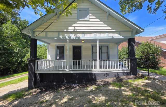 904 S Salisbury Avenue - 904 South Salisbury Avenue, Spencer, NC 28159