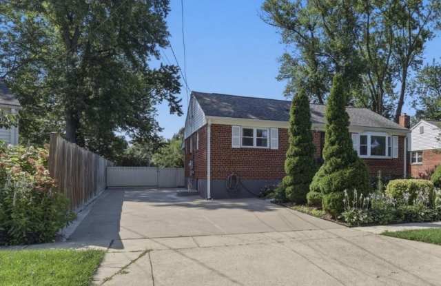 13105 HALLET CT Gallery 3