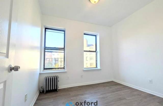 176 Grand Street Gallery 2