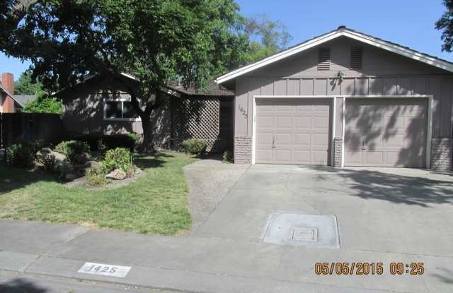 1425 CHAPALA WAY - 1425 Chapala Way, Modesto, CA 95355