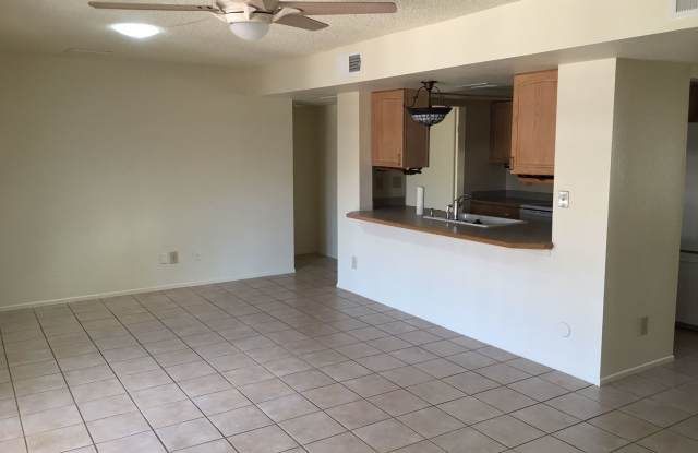 5727 W Crocus Drive Gallery 4