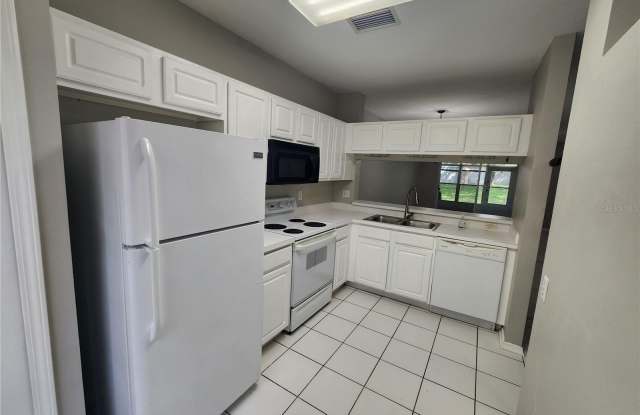 2302 LAKE WOODBERRY Circle Gallery 4