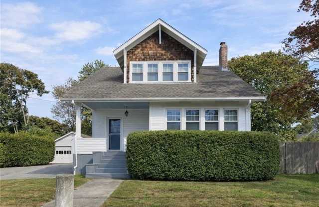 127 W Main Road photos photos