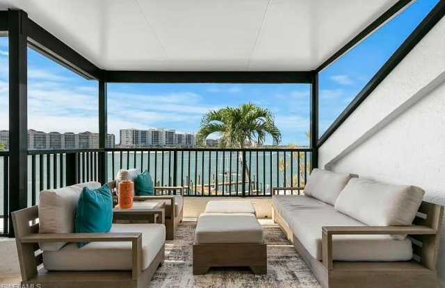 310 La Peninsula Boulevard - 310 photos photos