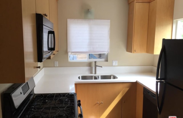 6915 DE LONGPRE Avenue - 6915 De Longpre Avenue, Los Angeles, CA 90028
