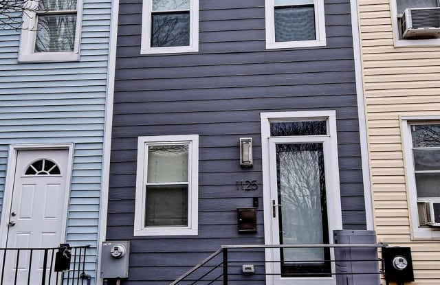 1125 NE 16TH STREET NE - 1125 16th St NE, Washington, DC 20002