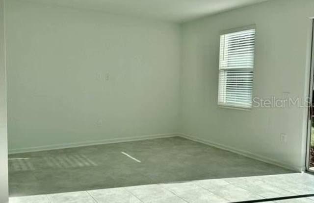 2584 RUNNERS Circle Gallery 4