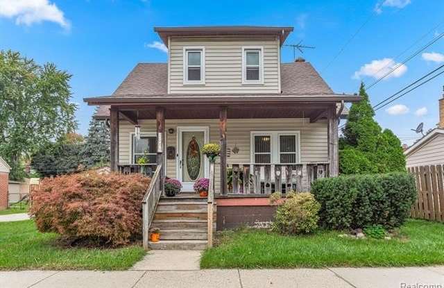 2526 PARDEE Avenue - 2526 Pardee Avenue, Dearborn, MI 48124