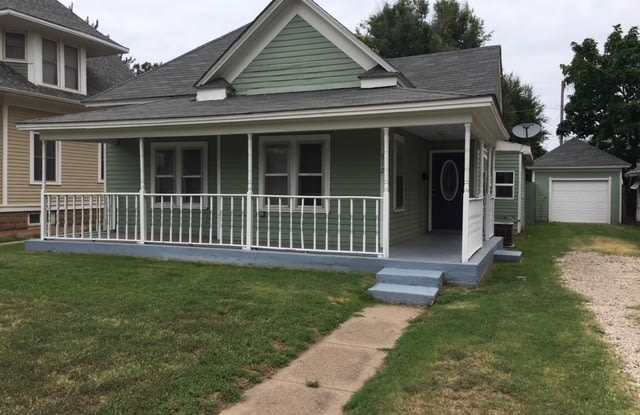 512 W Oak Ave - 512 West Oak Avenue, Enid, OK 73701