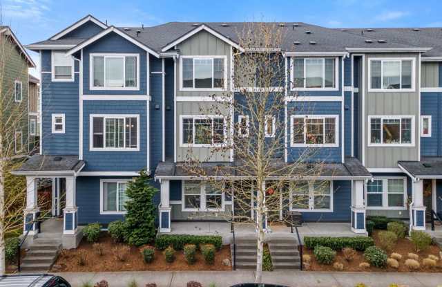 Spaciously Modern Tri Level Townhome for Rent in North Everett photos photos Spaciously Modern Tri Level Townhome for Rent in North Everett photos photos