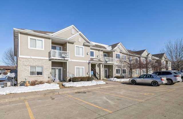 AFFORDABLE CONDO!! 2 Bedroom, 2 Bath Condo in Waukee photos photos