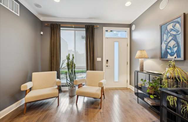 Discover Urban Living at Its Finest photos photos