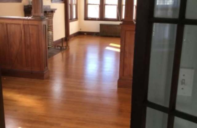 429 Pleasant St 1 Gallery 3