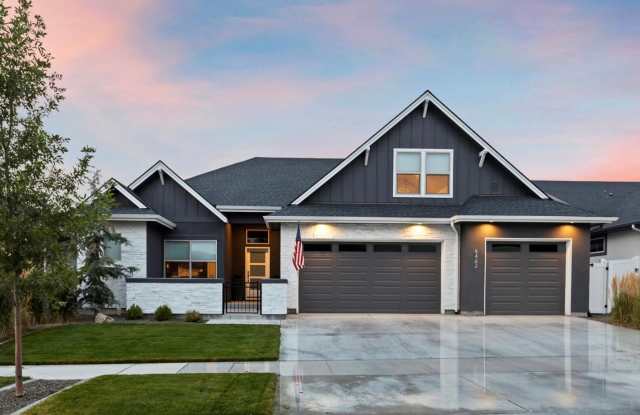 Pet-Friendly Oasis with Gourmet Kitchen and Outdoor Entertainment photos photos