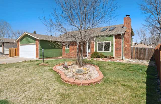 Fantastic Location with Detached Shop and RV Parking! 3 Bed, 2.5 Bath, 2 Car + Shop! - 355 Hawthorn Drive, Loveland, CO 80538