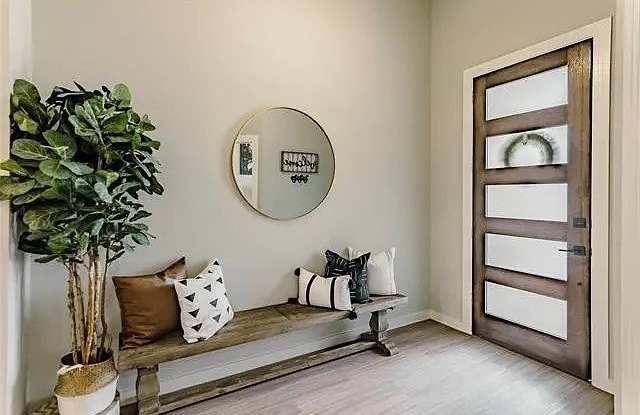 1249 Meridian Drive Gallery 3