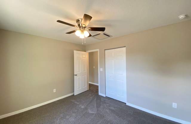 Desirable SW Ocala Neighborhood- 3/2/2 **WON"T LAST** Gallery 4