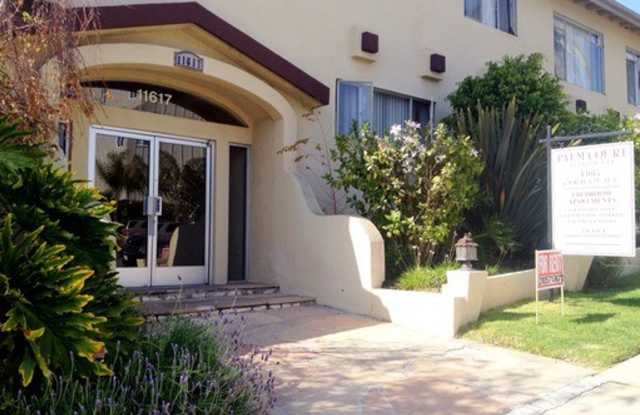 KCI - PALM COURT APARTMENTS Gallery 1