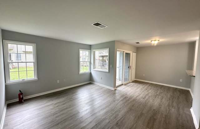 2 bedroom, 1 bathroom Gallery 4