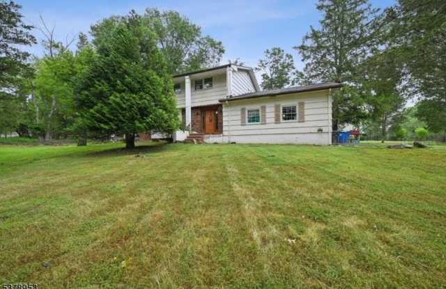 1 Thruway Dr - 1 Thruway Drive, Somerset County, NJ 08807