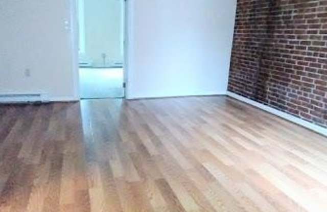 106 10th Street Gallery 2