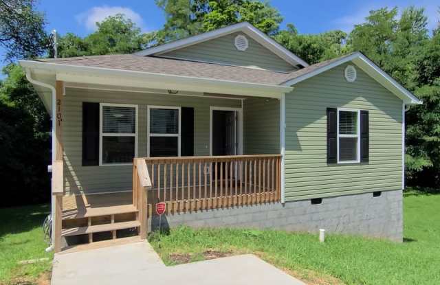 Knoxville 37917 - 3 bedroom,  2 bath home - Call Sharon Arnwine 865-313-7215 (cell) or 865-693-3232 (office). photos photos