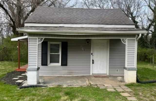 2 bedroom, 1 bath house in Columbia! - 418 West 3rd Street, Columbia, TN 38401