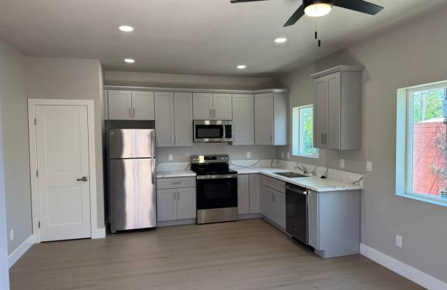 New Downtown Construction 650 Sqft. 1 Bedroom 1 Bathroom Unit for Leaase. Gallery 4