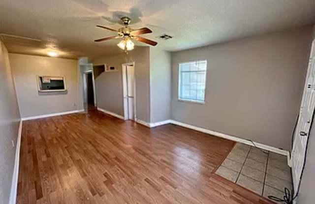 TOWNHOME AVAILABLE FOR RENT IN LAFAYETTE! Gallery 1
