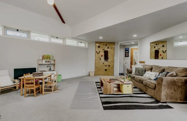 2675 Baker Boulevard - 2675 Baker Boulevard, Eugene, OR 97403