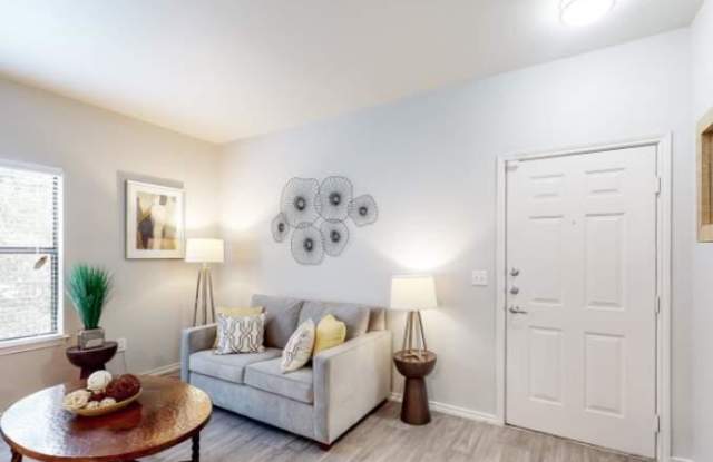 3935 SE Military Dr Gallery 1
