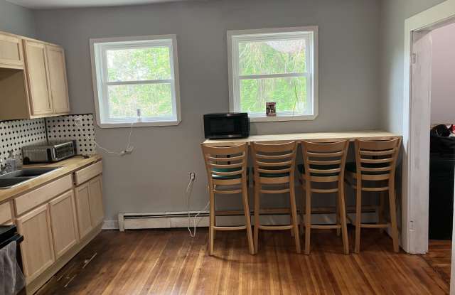 28 Village Street Gallery 3