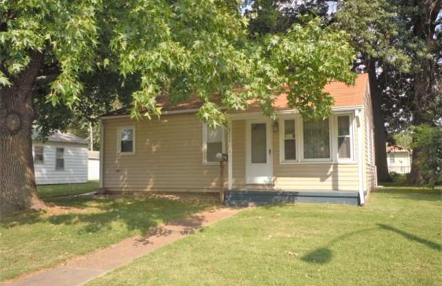 Two Bedroom House with Main Floor Laundry Hookups and Garage w/ Opener! photos photos Two Bedroom House with Main Floor Laundry Hookups and Garage w/ Opener! photos photos