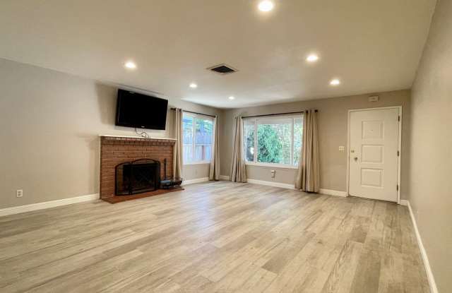 Walk to Campus from this 3-Bedroom in Monterey Heights Gallery 3
