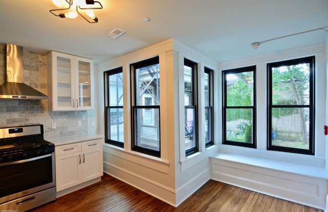 220 Bushkill Street Gallery 4