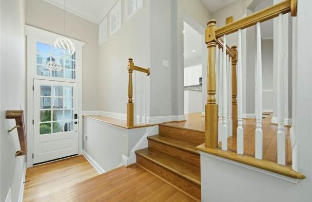 319 Creekbank Way SE Gallery 2
