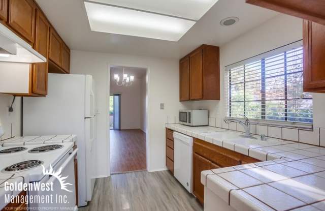 2872 Englewood Way Gallery 4