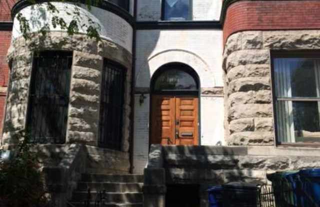 Airy 1 bedroom, 1 bath English basement Dupont Circle Gallery 2