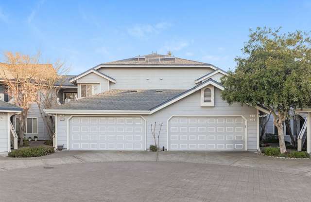 PURE Property Management Presents: Elegant 2 Bedroom Condo in Fountaingrove! - 2114 Stonefield Lane, Santa Rosa, CA 95403