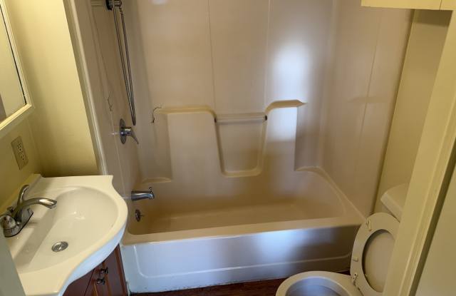 303 East Elm Street photos photos