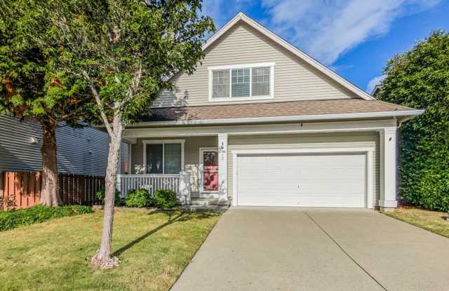Beautiful 3 bed, 2.5 bath home with fully fenced yard  W/D! photos photos