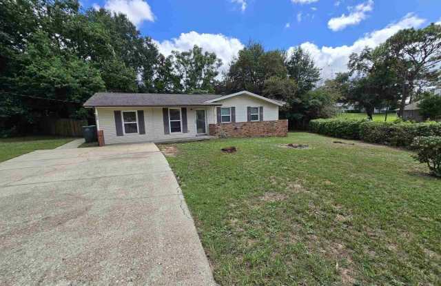 6202 Fairview Dr - 6202 Fairview Drive, Brent, FL 32505
