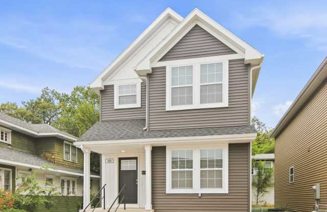 1 Month FREE Rent! Applied to Your First Full Month. Terms & Conditions Apply. Gallery 3