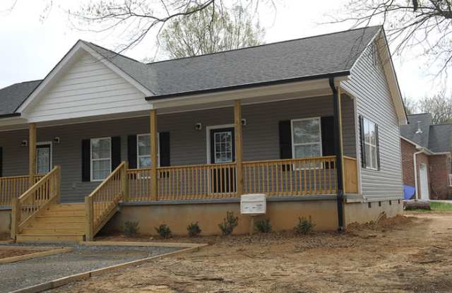 565 Park Circle Gallery 2