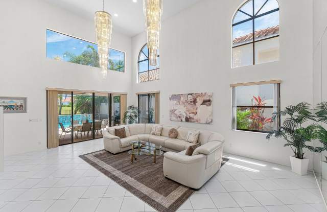 17099 Ryton Lane Gallery 2