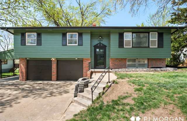 3 Bedroom, 2.5 Bathroom, 2 Bonus Rooms - Newly Updated photos photos
