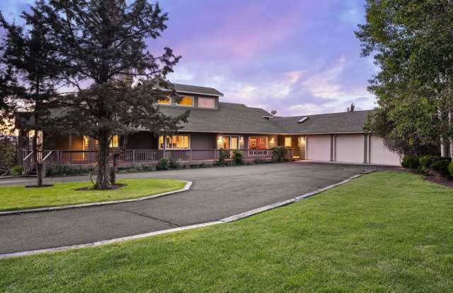 The Canyon Rim Estate at Equestrian Meadows ~ Breathtaking Views Gallery 3