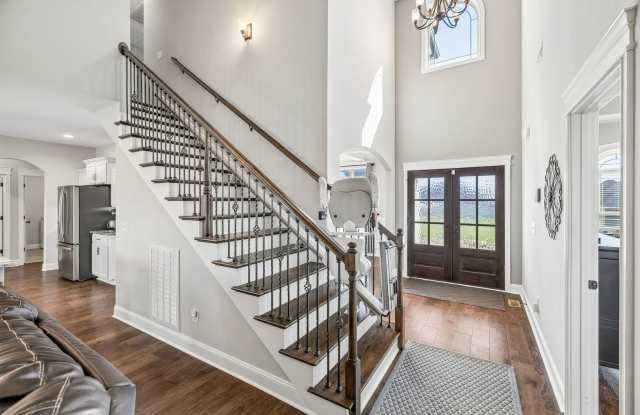4 Bedroom 3.5 Bathroom Home with no rear neighbors! Gallery 4